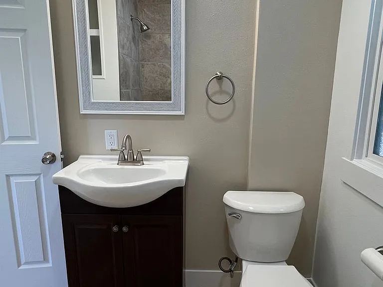 144 S 14th Ave — Photo 14