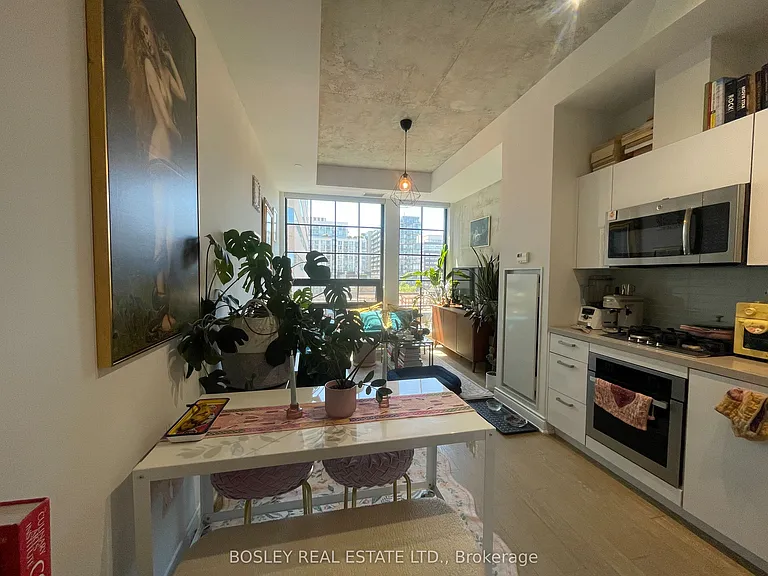 608 Richmond St W #606 — Photo 5