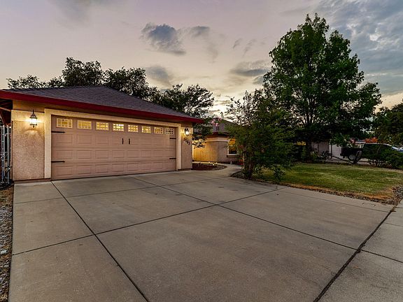 4th image of 3563 Sacramento Dr