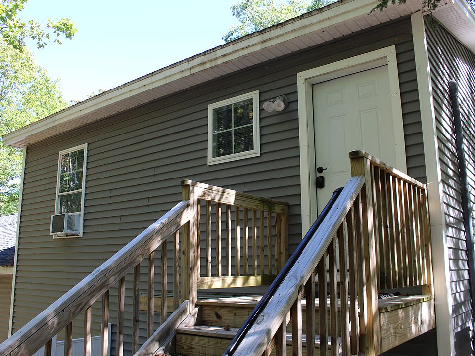 Separate entrance with private wooded view