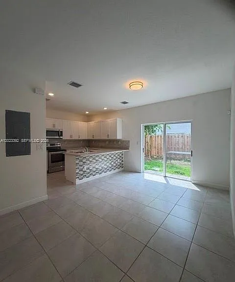 1836 SE 26th Rd — Photo 4
