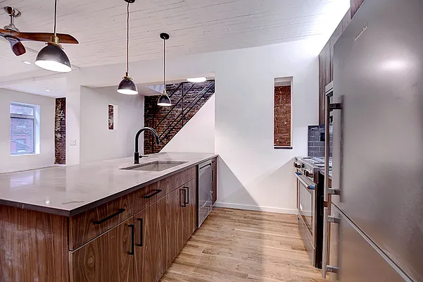 Rented by Urbane Brokerage | media 48