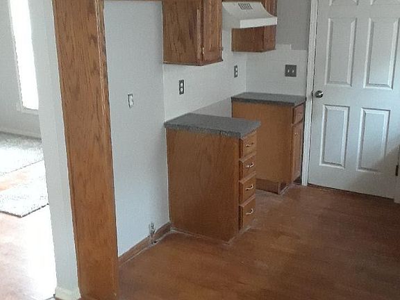 4th image of 1131 N 84th Ter