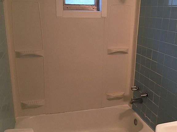 5th image of 6332 Montgomery Ave #B