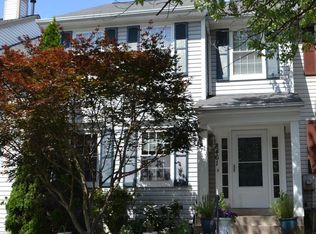 8461 Meadow Green Way, Gaithersburg, MD 20877