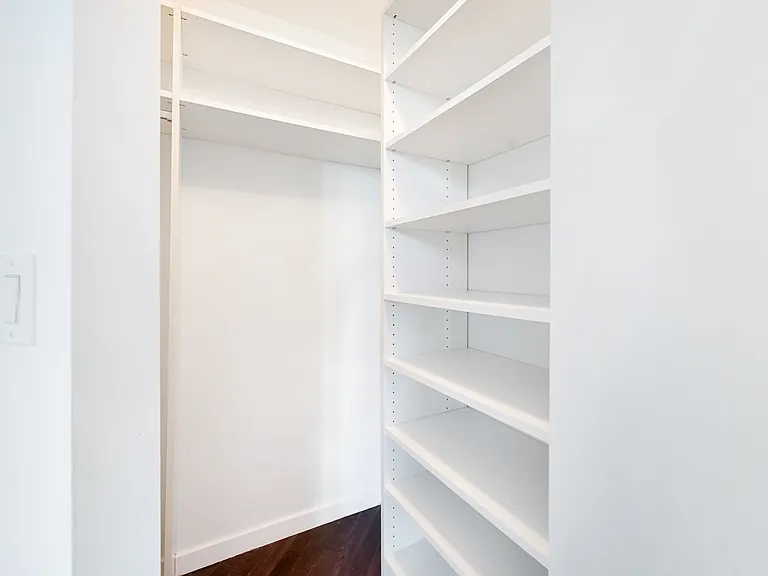 300 S Pointe Dr #405 — Photo 32