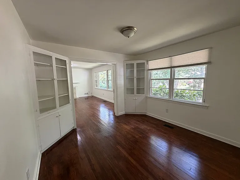 1332 Champaign Ave — Photo 12