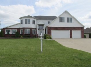 2822 Ninovan Ln, Minooka, IL 60447