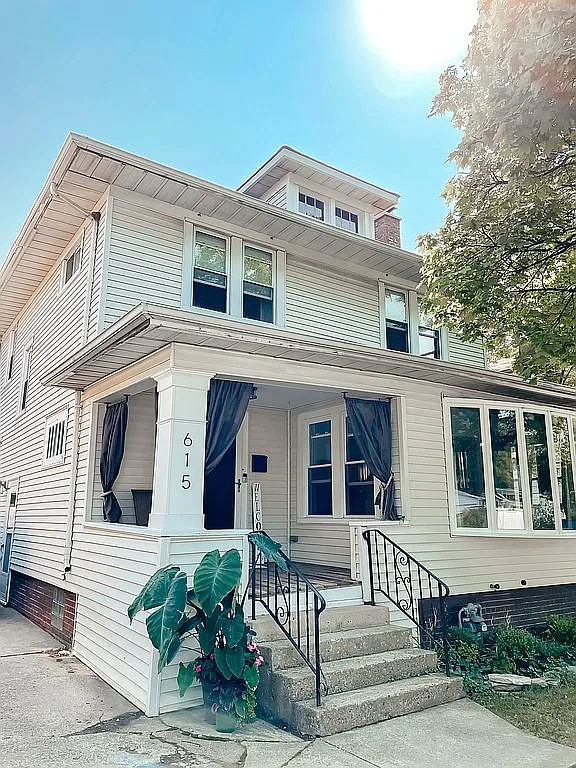 615 Lorraine Ave photo 1