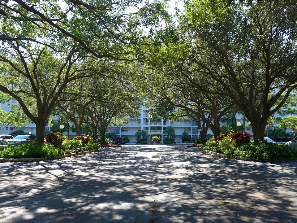 1st image of 3520 Oaks Way APT 1003