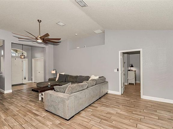 5th image of 4607 SE 27TH STREET
