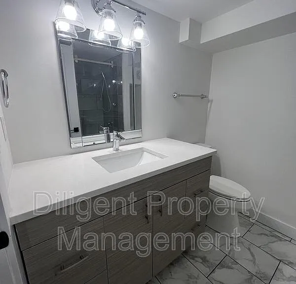 438 Bellevue St #LOWER — Photo 23