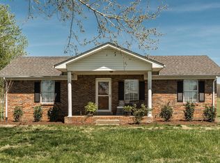 655 Chipman Rd, Bethpage, TN 37022