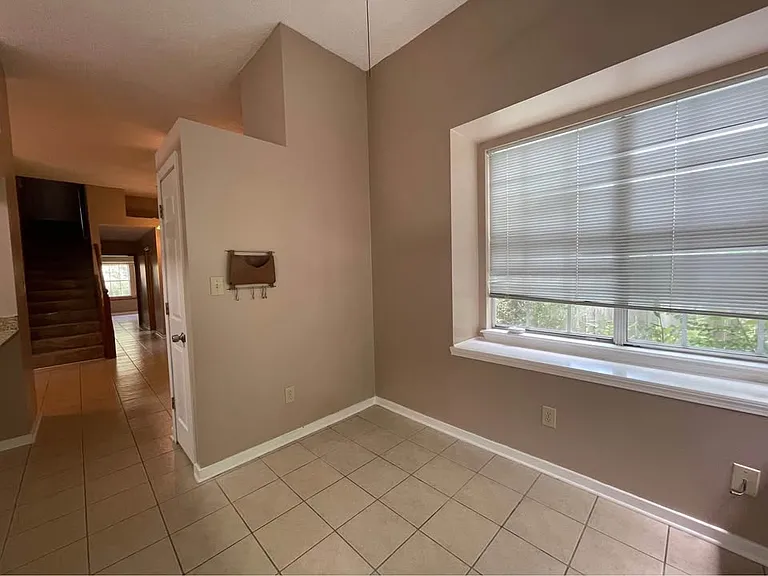 116 Lofty Pine Ln — Photo 2