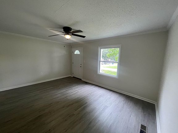 3rd image of 501 Sanford Ave