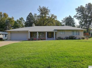 319 S 68th St, Omaha, NE 68132