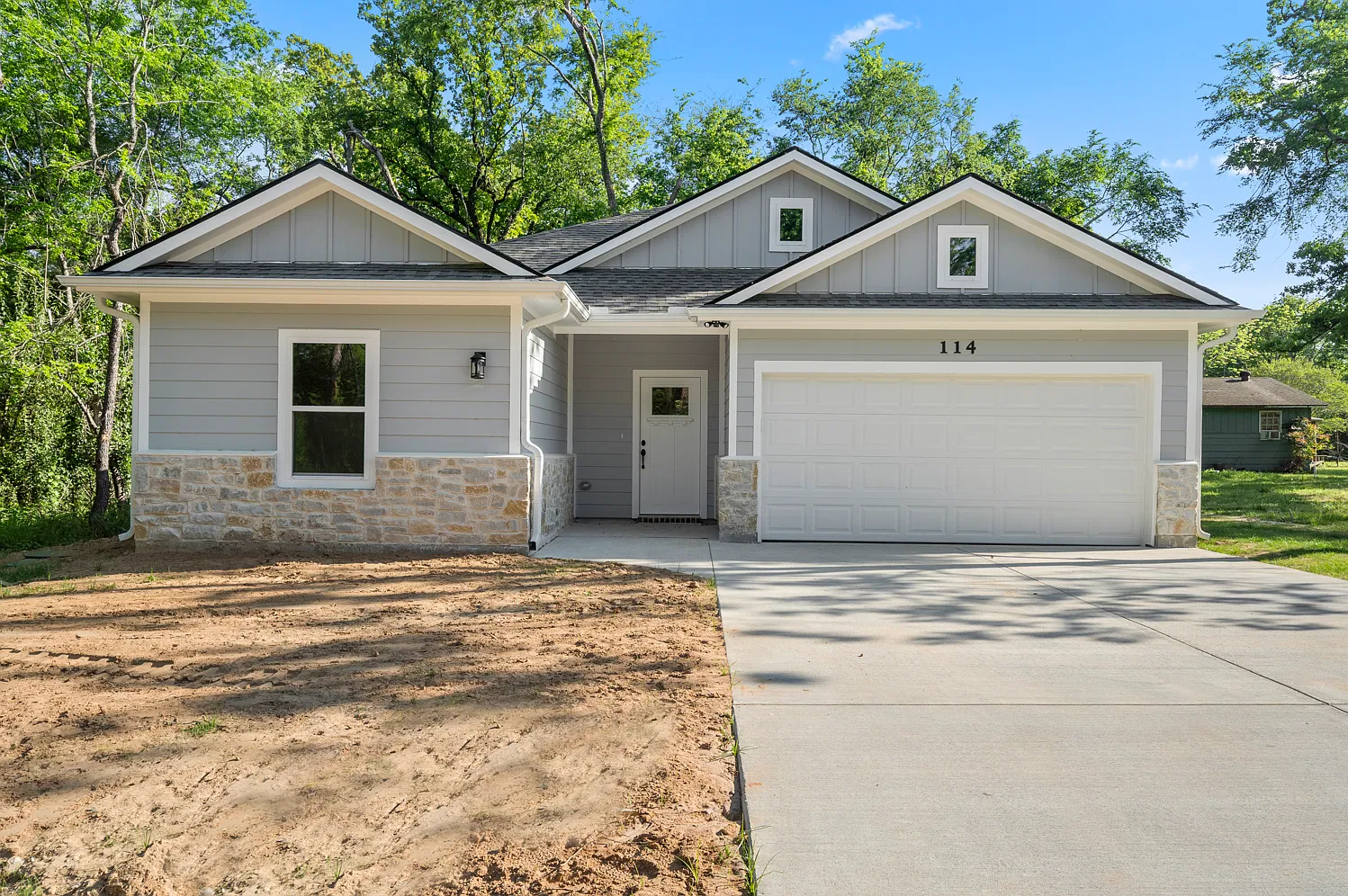 3 bed, 1322 sqft, $2,200 — Photo 1