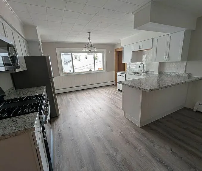 465 Cartier St #1 — Photo 3