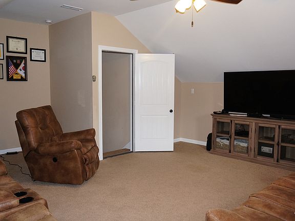 4th image of 2468 Andersonville Dr