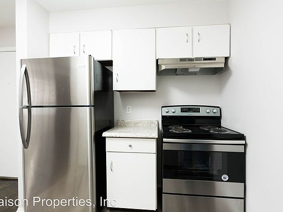4th image of 154 Woodhill Dr APT 8