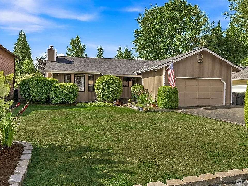 22015 SE 267th St
