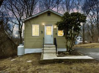 318 W End Ave, Hopatcong, NJ 07843