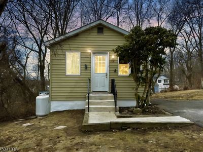 318 W End Ave, Hopatcong, NJ, 07843