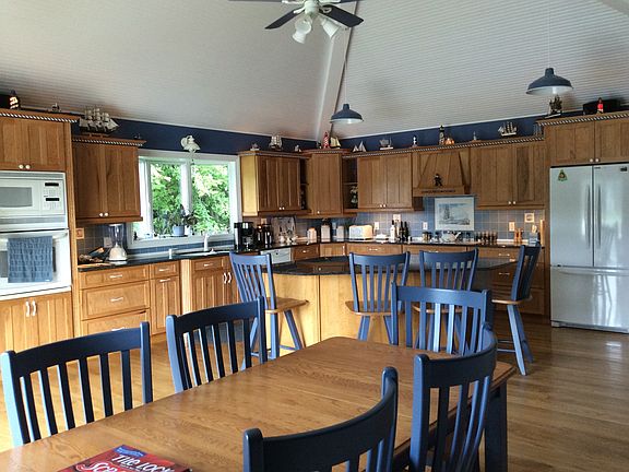 3rd image of 3769 Loton Dr