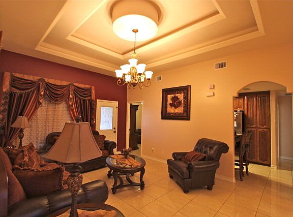 4th image of 2706 Cedro St
