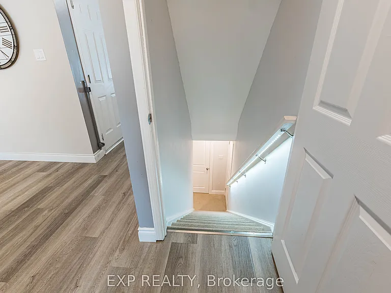63 Wood Grove Cres — Photo 31
