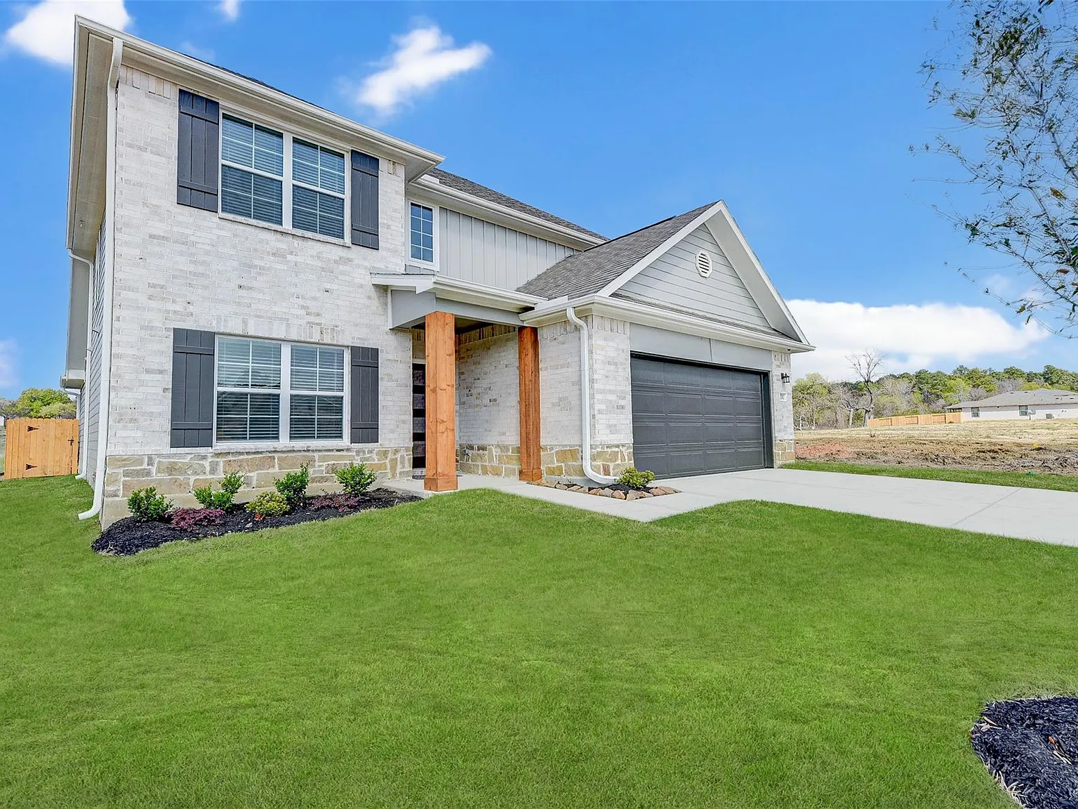 4 bed, 3.5 bath, 2645 sqft, $2,650 — Photo 3