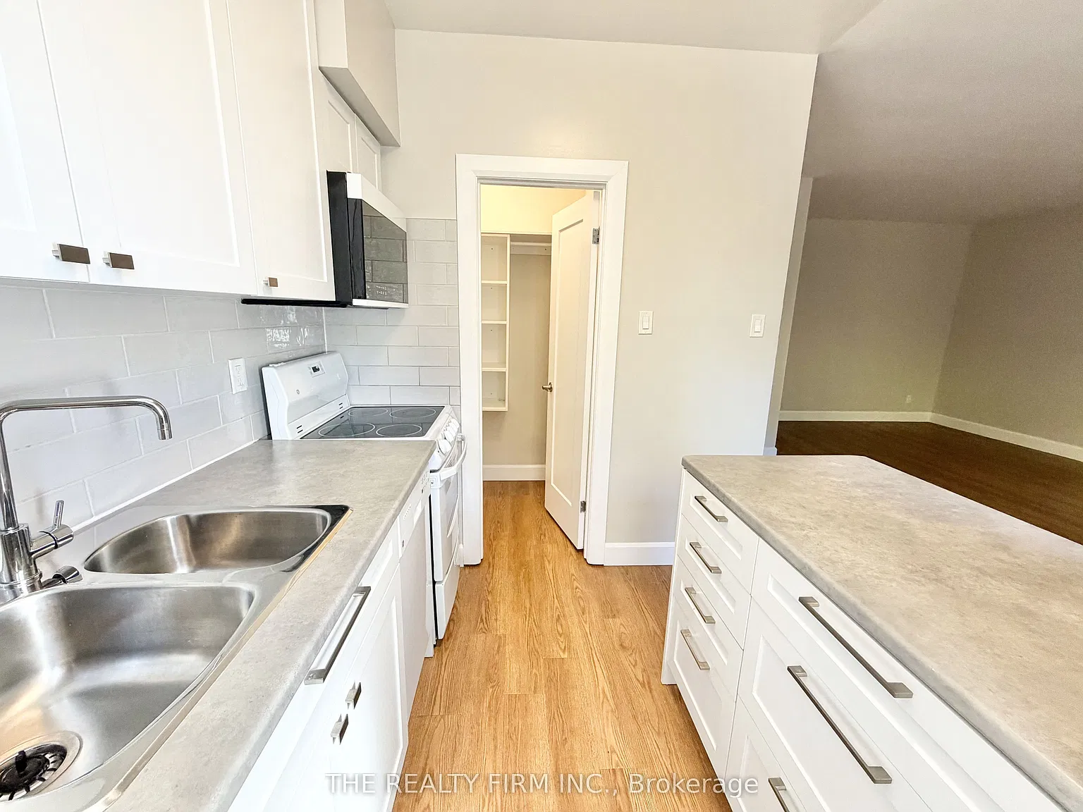 Studio, $1,395 — Photo 3