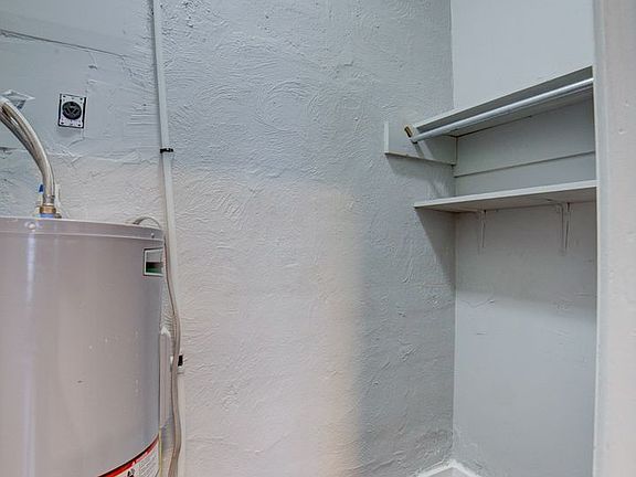 2nd image of 322 S Park St APT 3