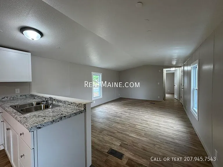 108 D St — Photo 3