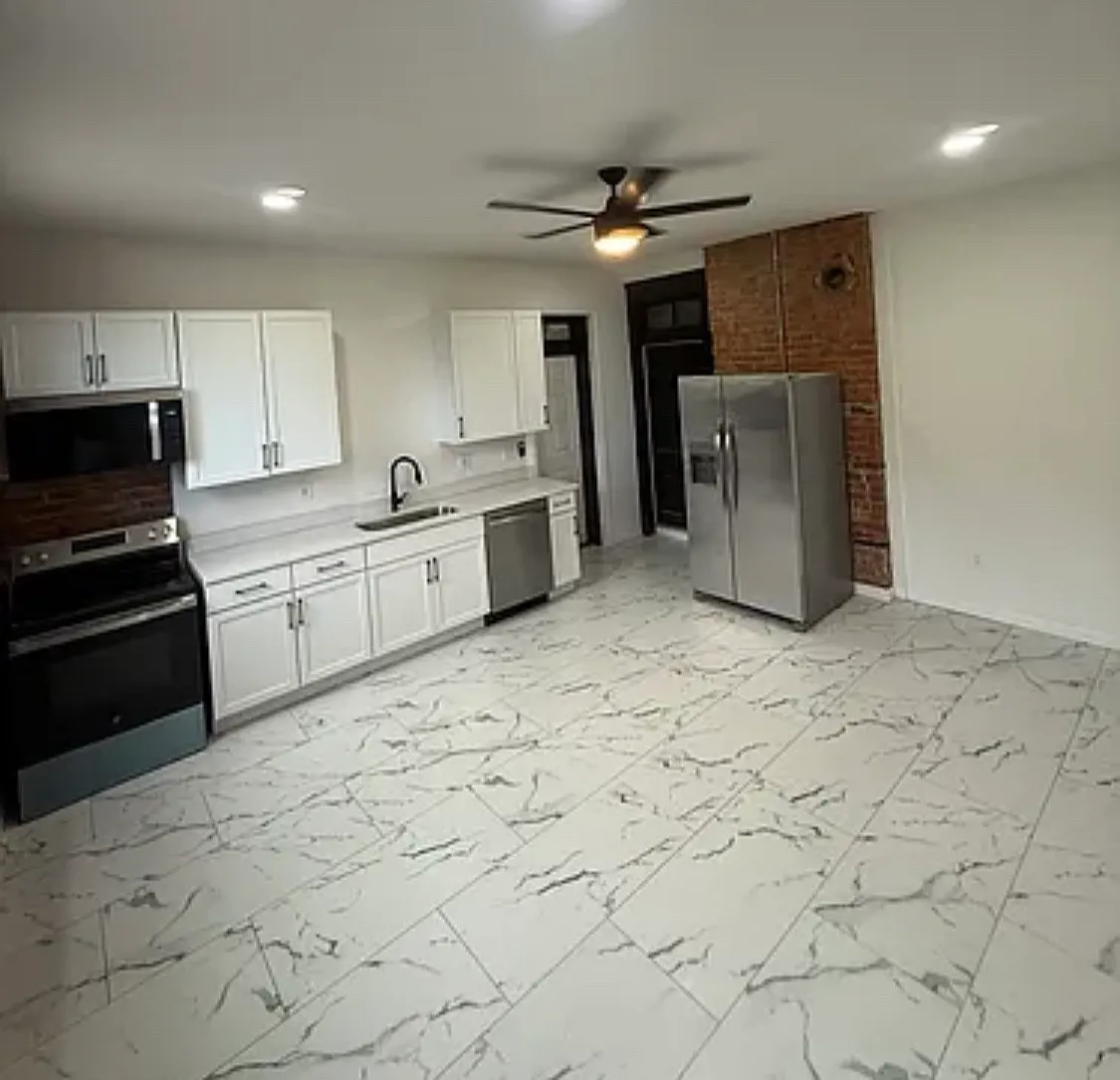 2 bed, $1,200 — Photo 2