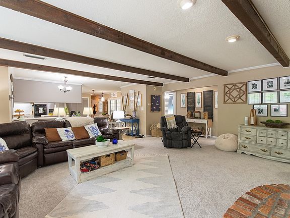 4th image of 122 Princeton Ln