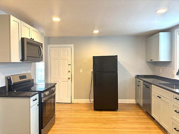 2nd image of 132 Division St #3