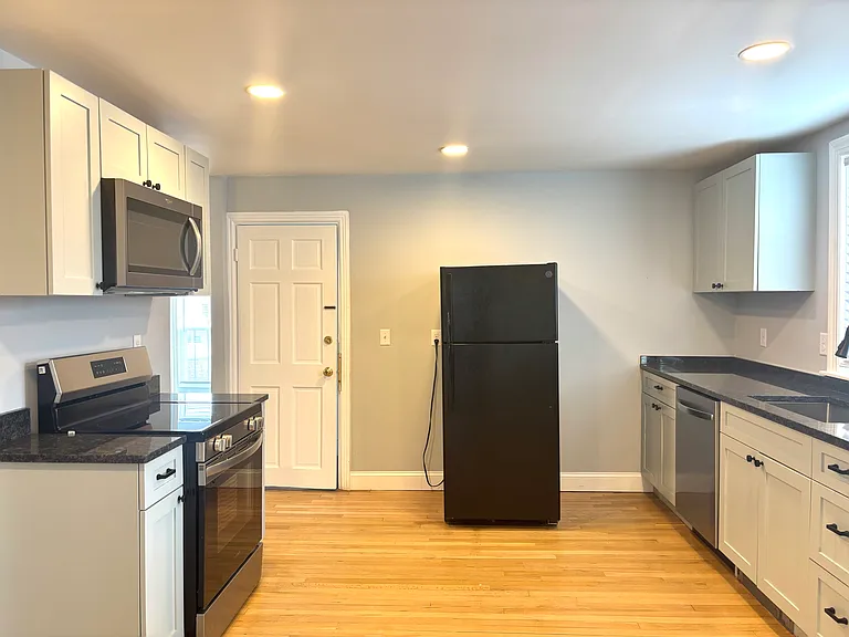 132 Division St #3 — Photo 2