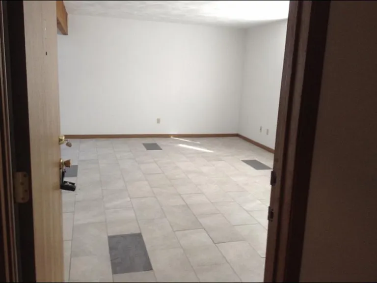 631 Vicksburg Dr #J — Photo 2