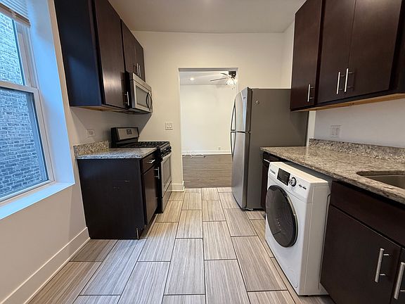 2nd image of 1542 W Birchwood Ave APT 3