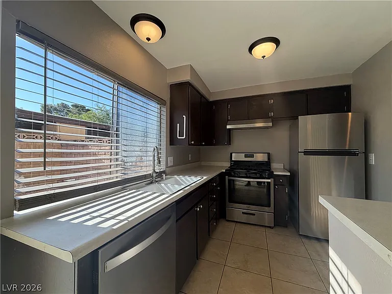 6207 Meadow Brook Ln — Photo 5