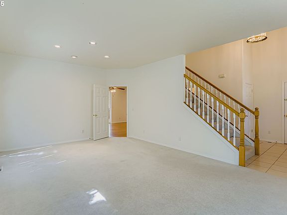 4th image of 2643 NE 2nd Dr
