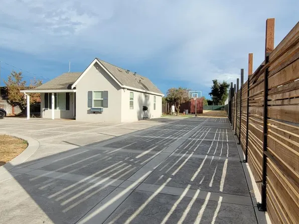 219 Crawford Rd, Modesto, CA 95356