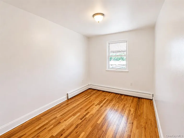 Soundview Ave — Photo 10