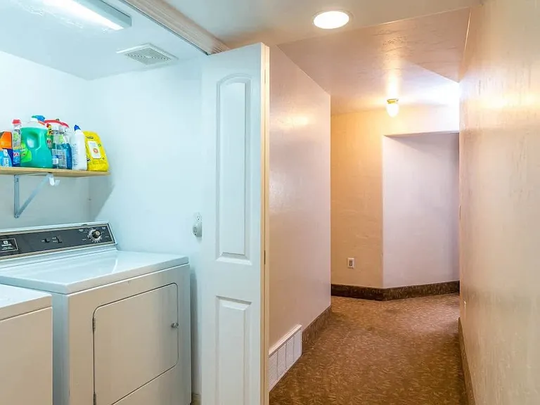 236 S Aileen Way #A — Photo 11