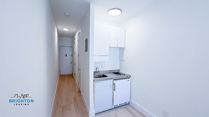 1st image of 206 W 21st St APT C11