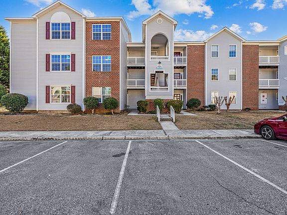 4th image of 264 Waterdown Dr APT 5