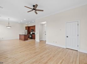 33 Forest Ave, Hawthorne, NJ