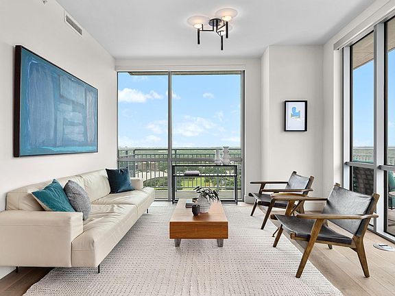 5th image of 222 West Ave Unit 2802