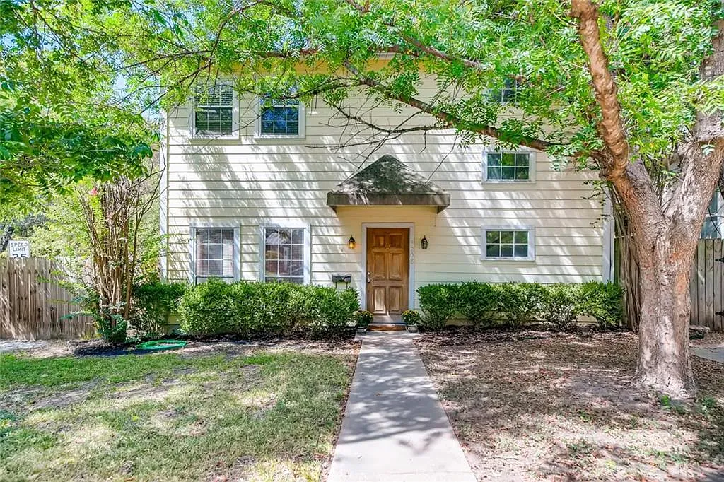 4 bed, 2.5 bath, 3850 sqft, $4,800 — Photo 1